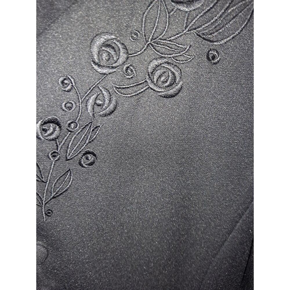 NWT Adolfo Black Skirt Suit Set With Embossed Design Size 8P - Picture 4 of 13